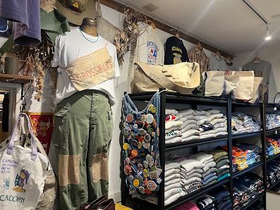 古着屋 antique store_ LIFE山形店の店内の様子