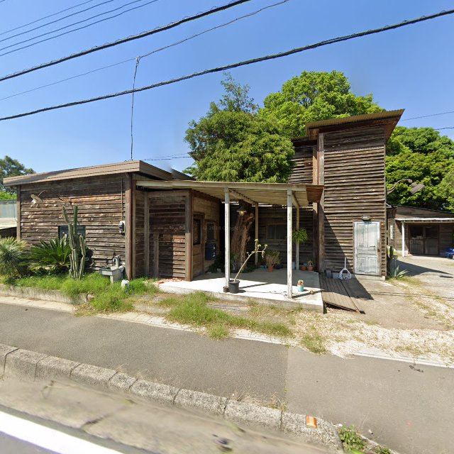 ローカルクルーの店内の様子