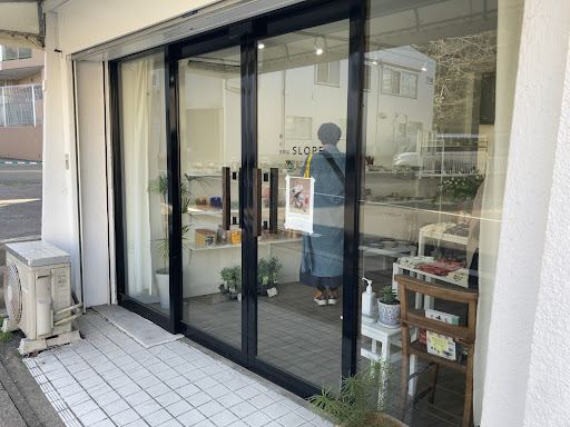 服と日用品 SLOPEの店舗写真
