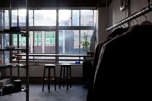 Leave Me Aloneの店舗写真