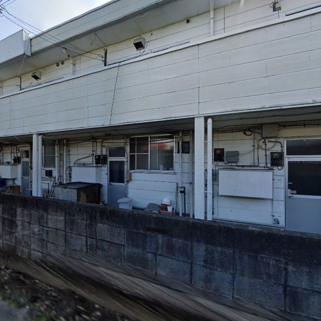 無人古着屋「みんなのふるぎ」の店内の様子