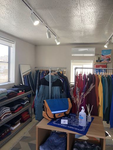 SOMEWHERE STORE(サムウェア)【古着屋】の店内の様子