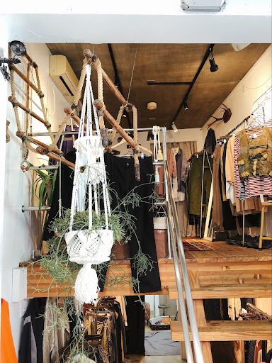 古着屋ChuPa松本店 VINTAGE & USED CLOTHINGの店内の様子