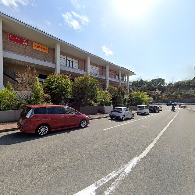 古着屋rushout ブランチ神戸店の店内の様子