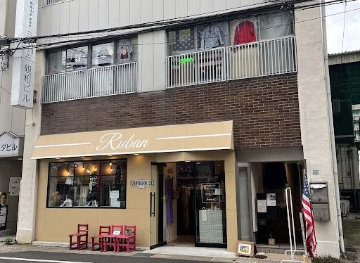 BACKGROUND22 1号店の店内の様子