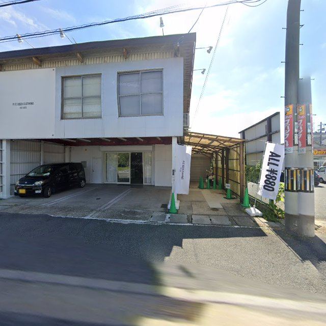 P/C USED CLOTHINGの店内の様子