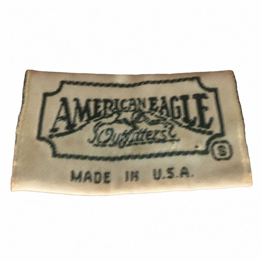AMERICAN EAGLE OUTFITTERSの革パッチとDURABLE QUALITY CONSTRUCTION、N.Y.C. SEWN BY HAND TO LAST表示