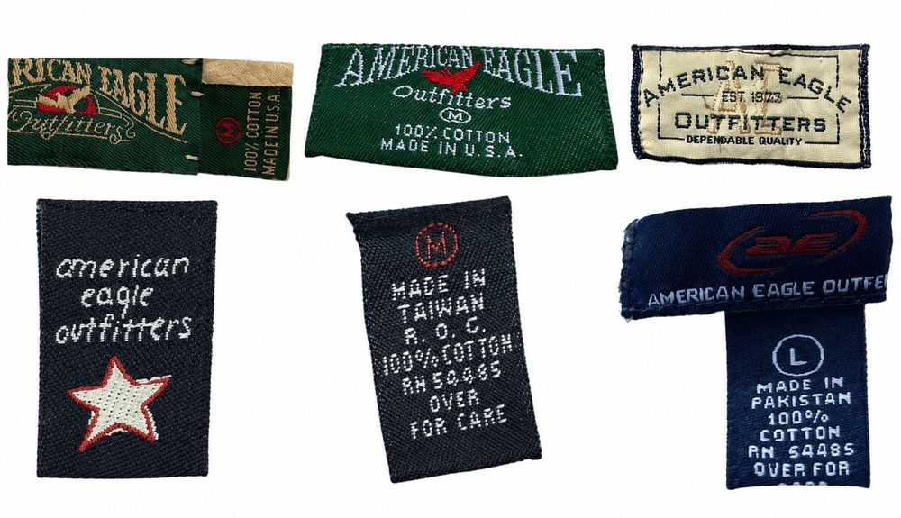 AMERICAN EAGLE Outfitters、100パーセントCOTTON、MADE IN U.S.A.の白Tシャツタグ
