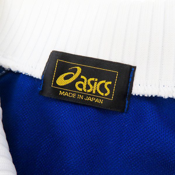 ASICSの実物タグ資料、プリント式の表示。文字の読める範囲を記録する