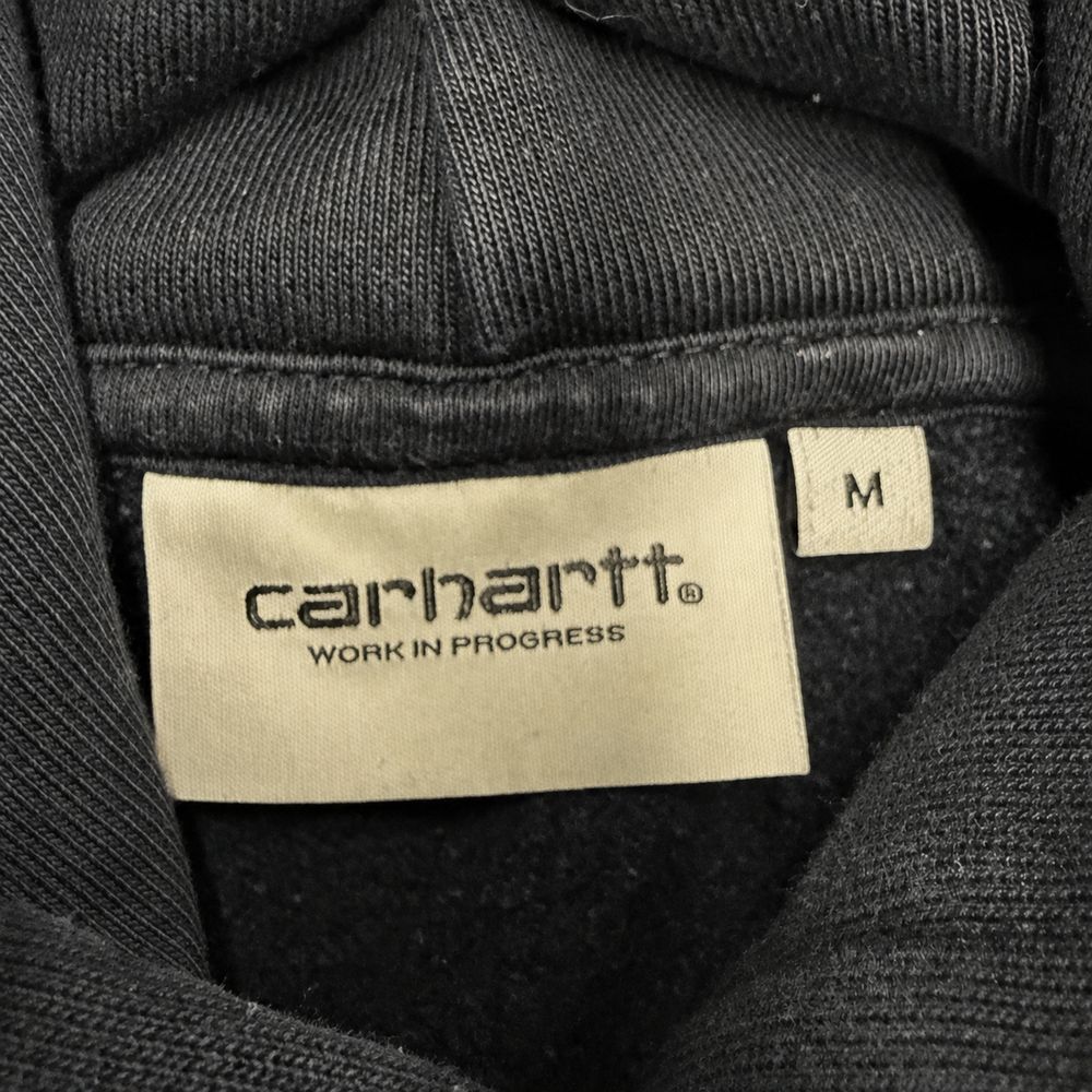 Carhartt WIPの実物タグ資料、プリント式の表示。文字の読める範囲を記録する