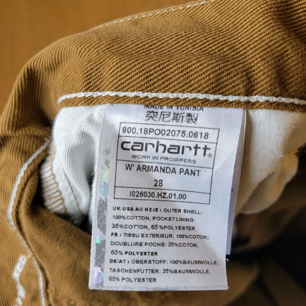 Carhartt WIPの実物タグ資料、最後に比較用として残すタグ全体のカット