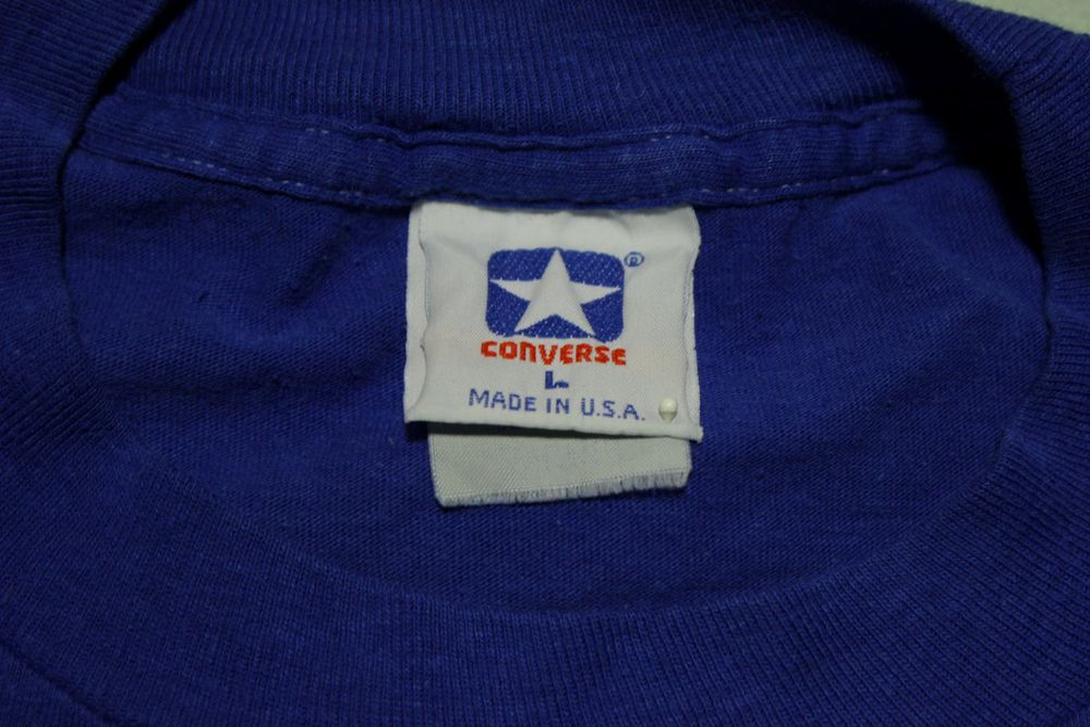 Converseの実物タグ資料、ブランドタグ全体。ロゴとタグの取り付け位置を確認する