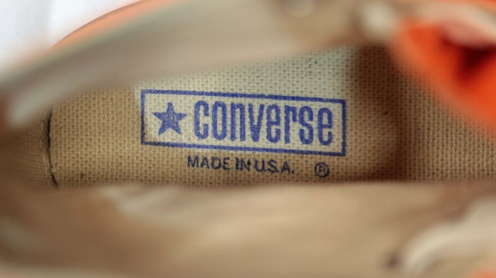 Converseの実物タグ資料、競技・用途を示す補助表示があるタグ