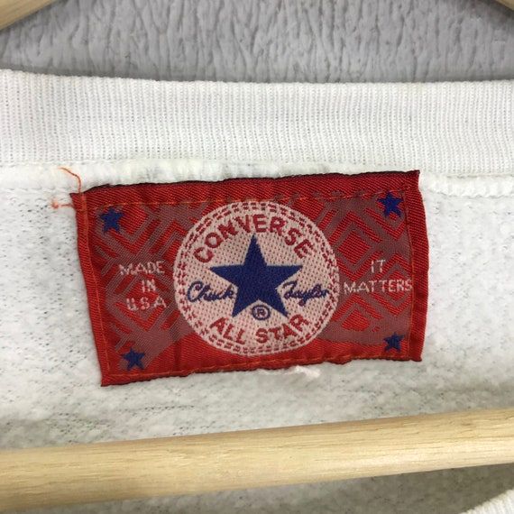 Converseの実物タグ資料、色の違うボディに付く同ブランドのタグ
