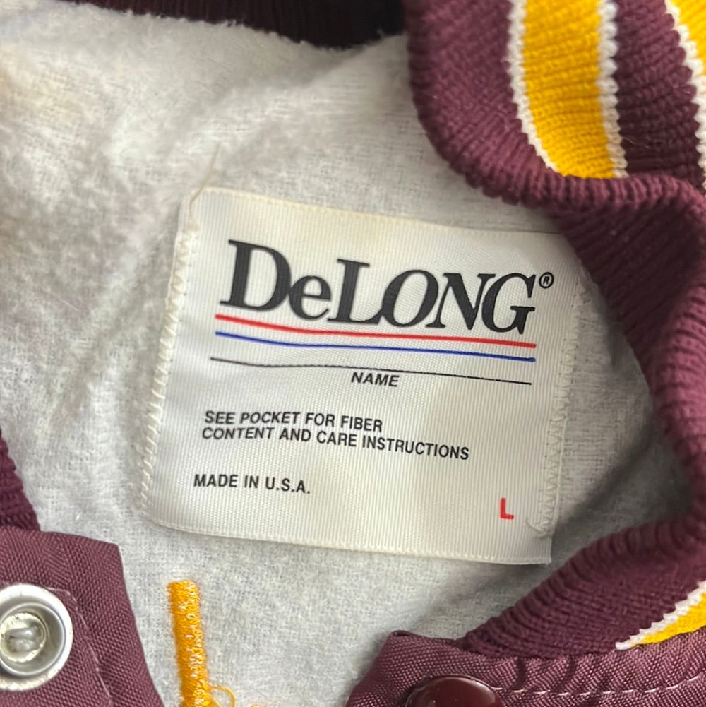 DeLONGの実物タグ資料、プリント式の表示。文字の読める範囲を記録する