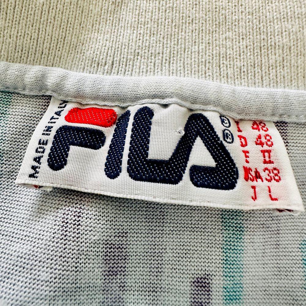 Filaの実物タグ資料、別仕様の織りネーム。縫い付け方にも注目する