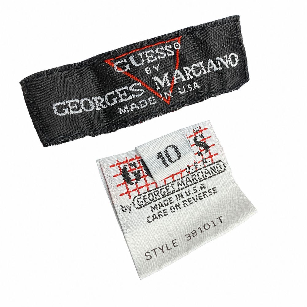 GUESSの茶色い革パッチとDesigned in U.S.A.、Made in U.S.A.表示