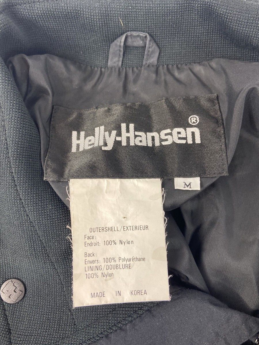 Helly Hansenの実物タグ資料、複数ラベルの位置関係が分かる全体写真