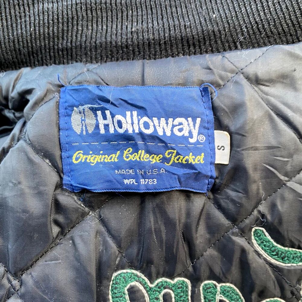 Hollowayの実物タグ資料、複数ラベルの位置関係が分かる全体写真
