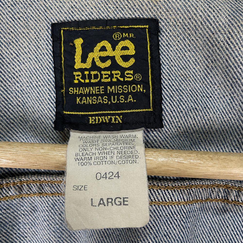 Lee Ridersの実物タグ資料、ブランドタグ全体。ロゴとタグの取り付け位置を確認する