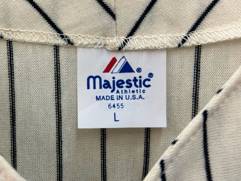 ストライプ生地のMajesticタグ