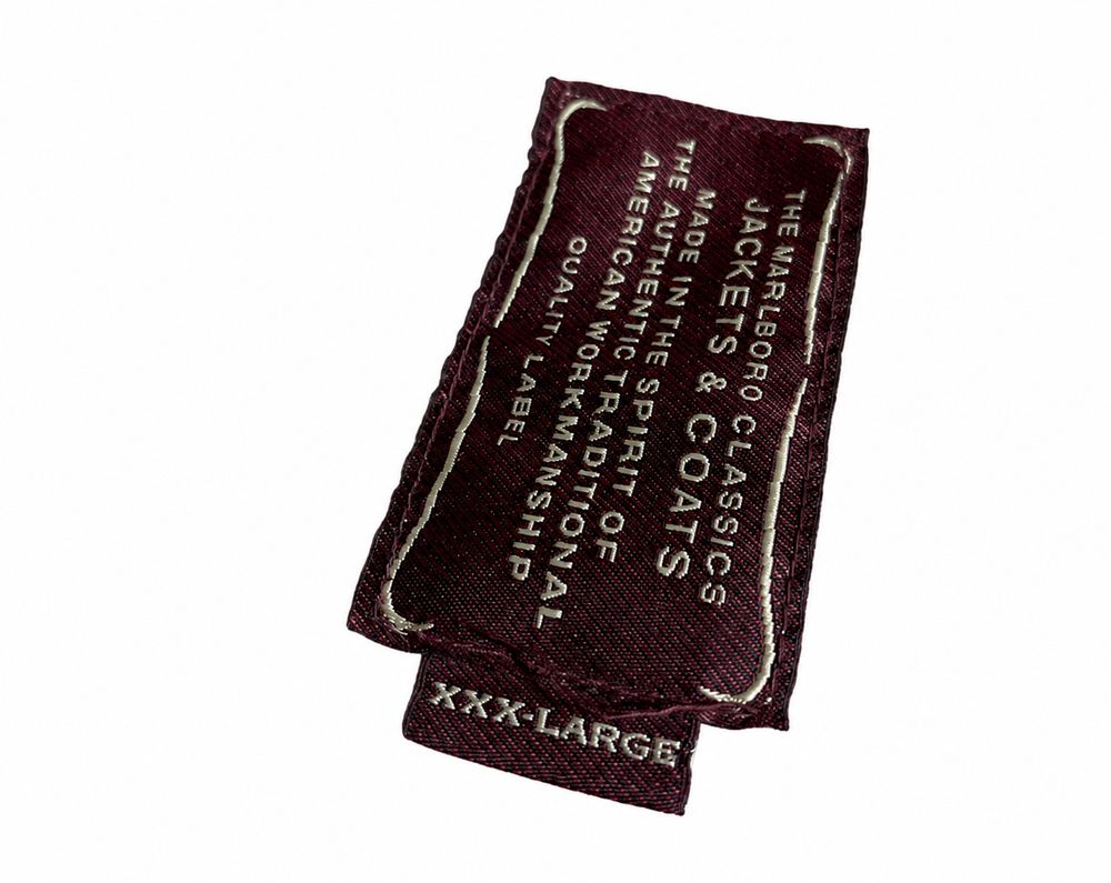 MARLBORO CLASSICS、LEGENDARY SPORTSWEAR、SIZE XXLのタグ