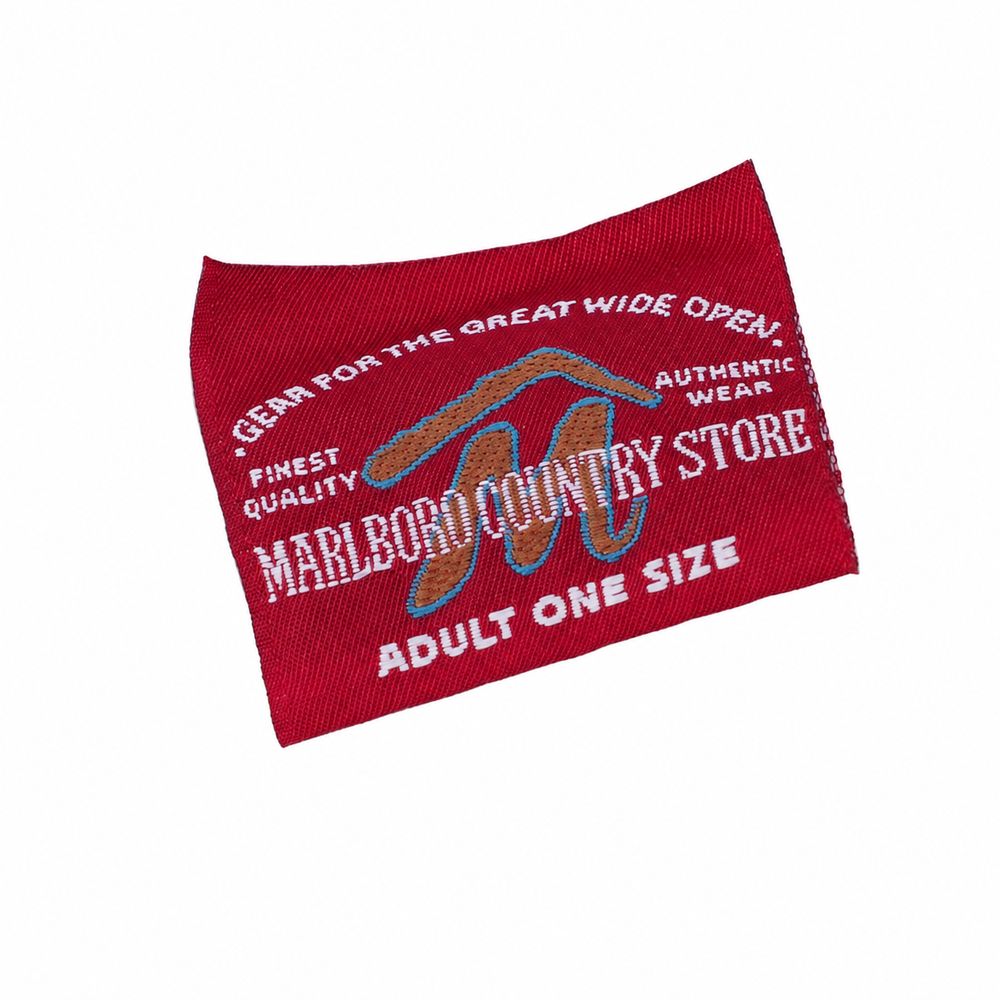 Marlboro Classics、Country and Outdoors、Authentic Traditional American Workmanship、Strength and Enduranceのアウタータグ