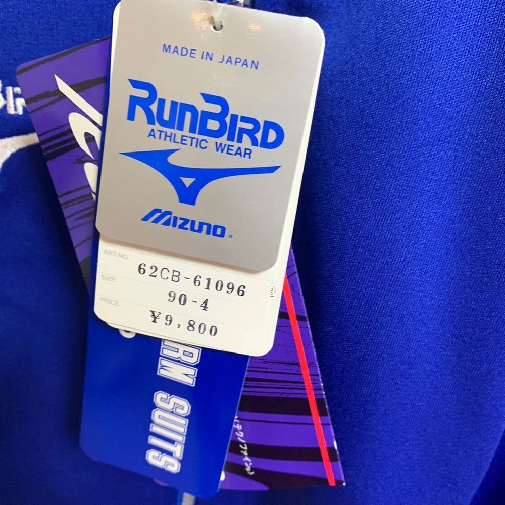 Mizunoの実物タグ資料、生産国や素材表示が近接するタグの例