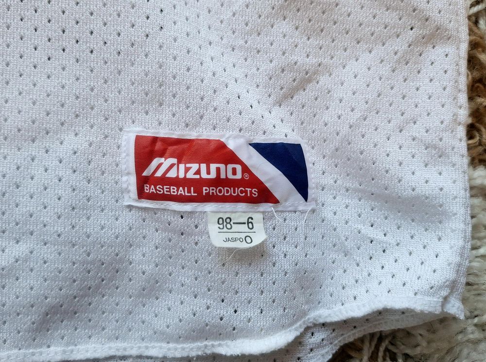 Mizunoの実物タグ資料、プリント式の表示。文字の読める範囲を記録する