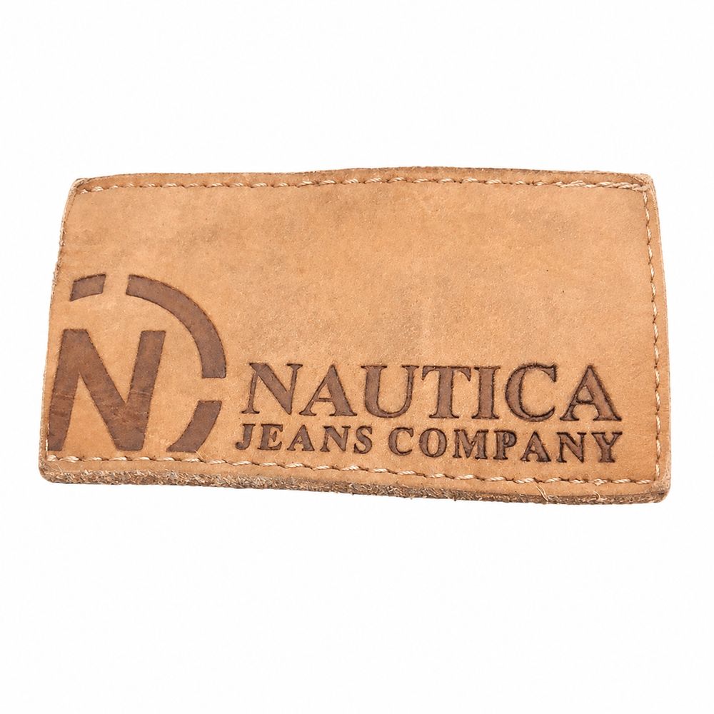 NAUTICA COMPETITIONなど複数のヴィンテージタグを並べた資料