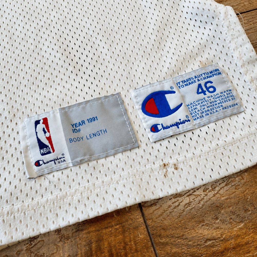 NBAの実物タグ資料、ケア表示やサイズ欄を含むタグ周辺