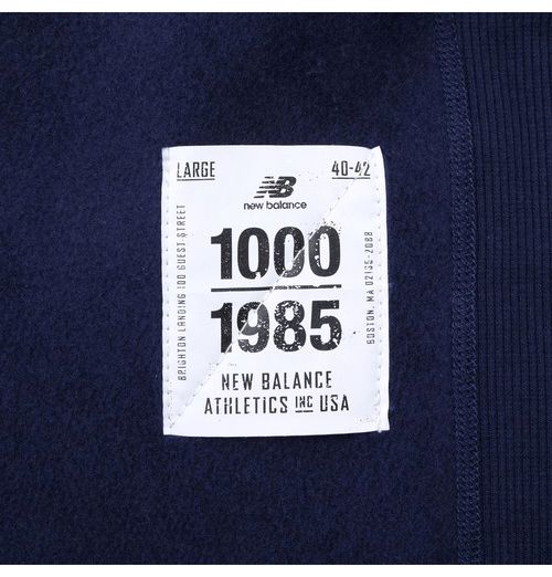 New Balanceの実物タグ資料、別仕様の織りネーム。縫い付け方にも注目する