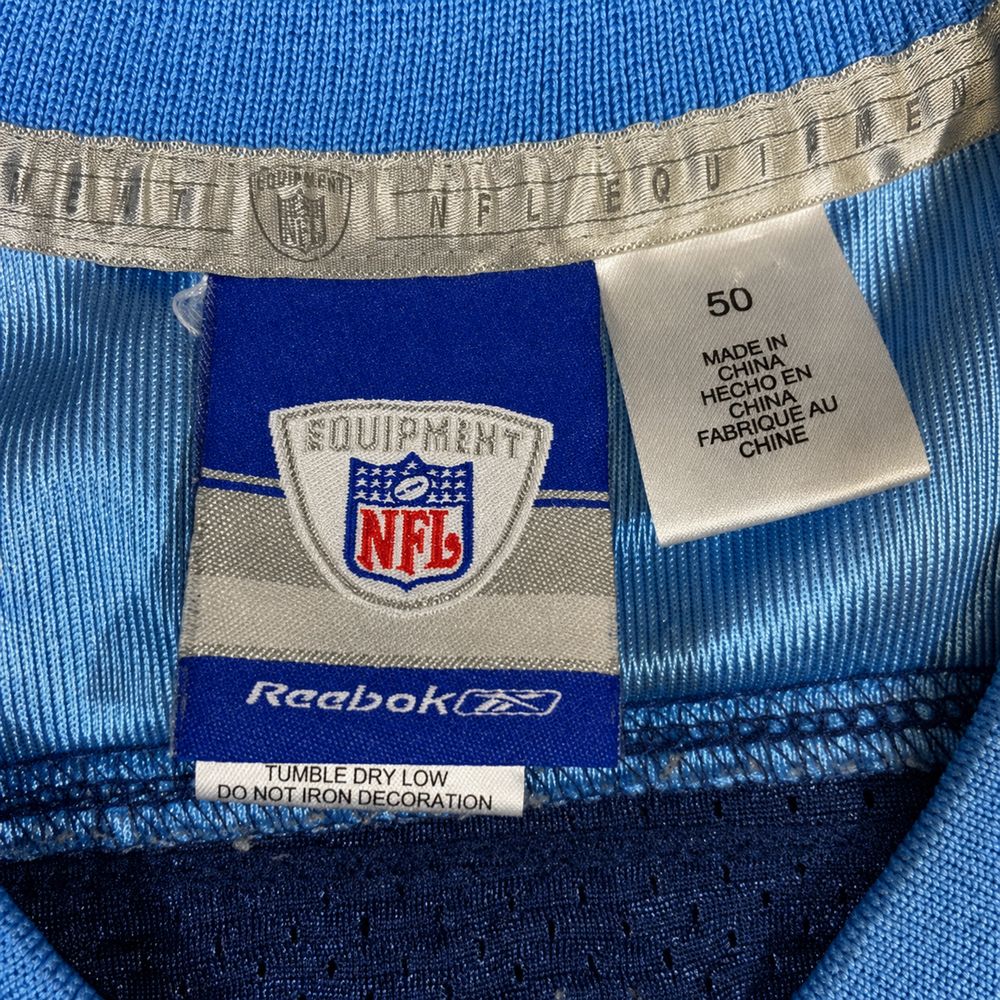 NFLの実物タグ資料、ロゴとサイズ表示が同じラベルに収まる例