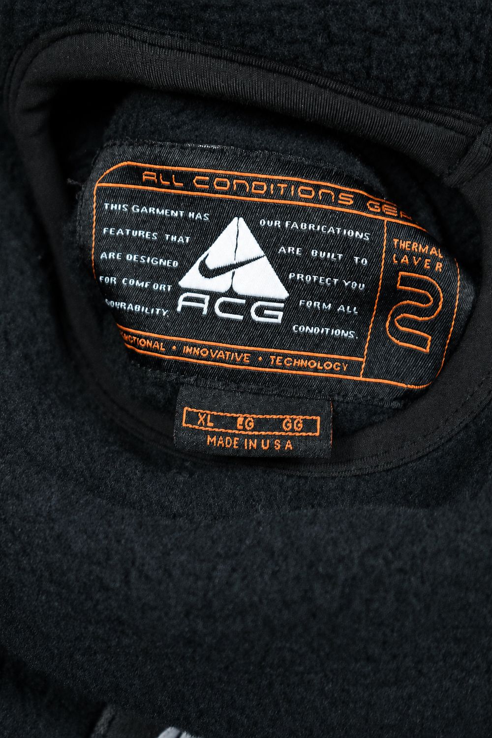 Nike ACGの実物タグ資料、ブランドタグ全体。ロゴとタグの取り付け位置を確認する