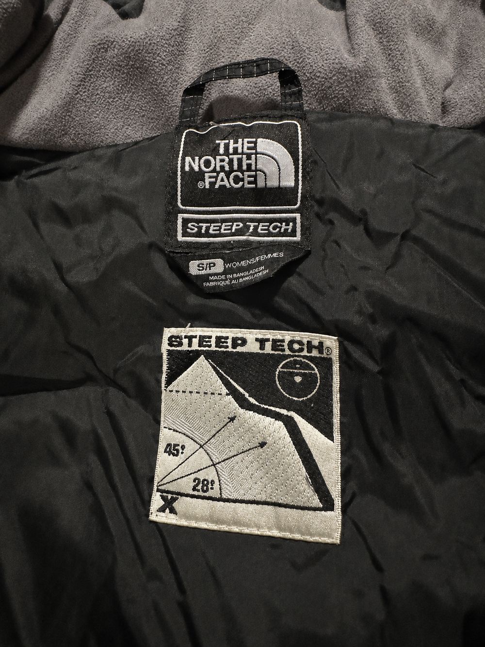 The North Face Steep Techの実物タグ資料、最後に比較用として残すタグ全体のカット