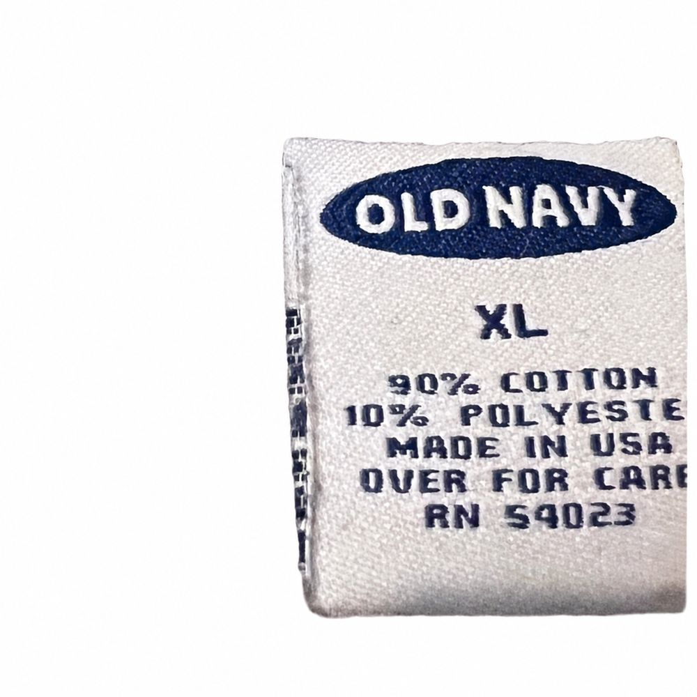 OLD NAVYとSan Francisco Californiaが見えるフーディーの内側タグ