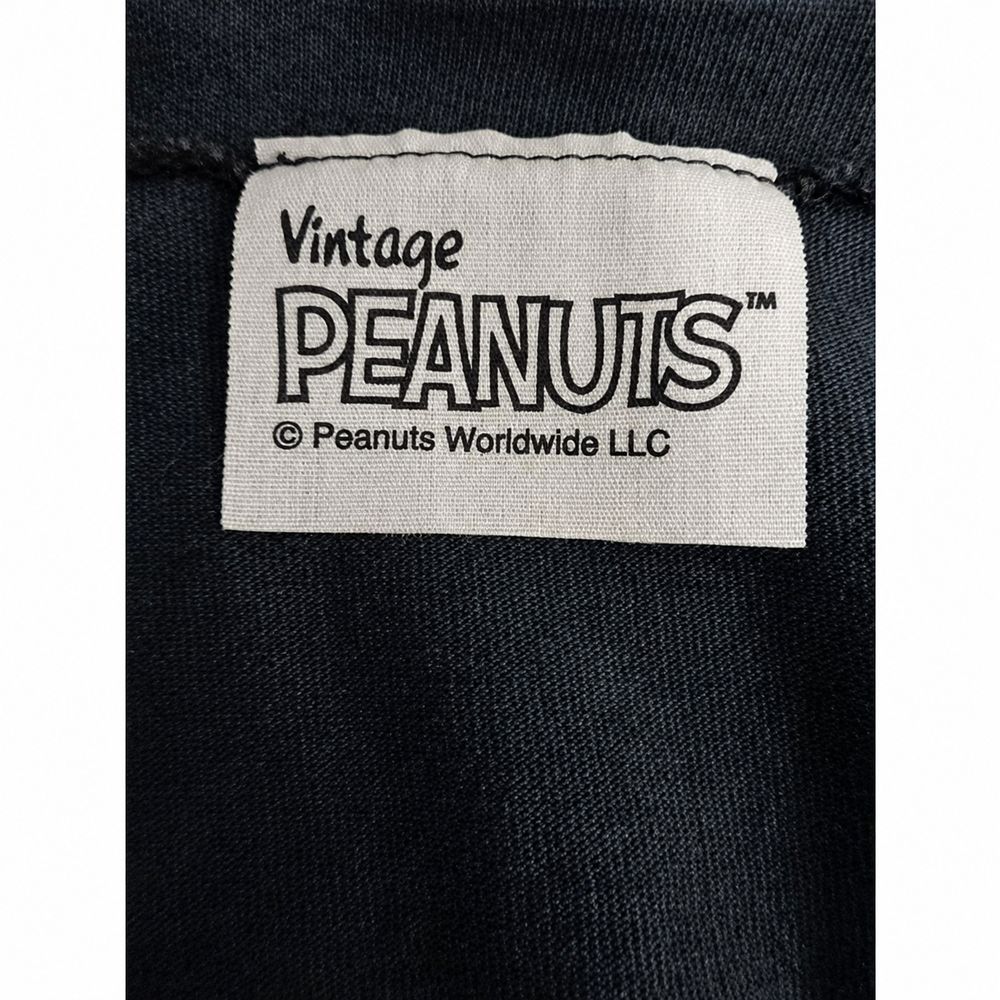 Peanutsの実物タグ資料、色の違うボディに付く同ブランドのタグ