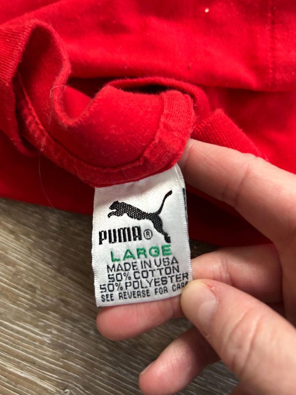 PUMAの実物タグ資料、ブランドタグ全体。ロゴとタグの取り付け位置を確認する