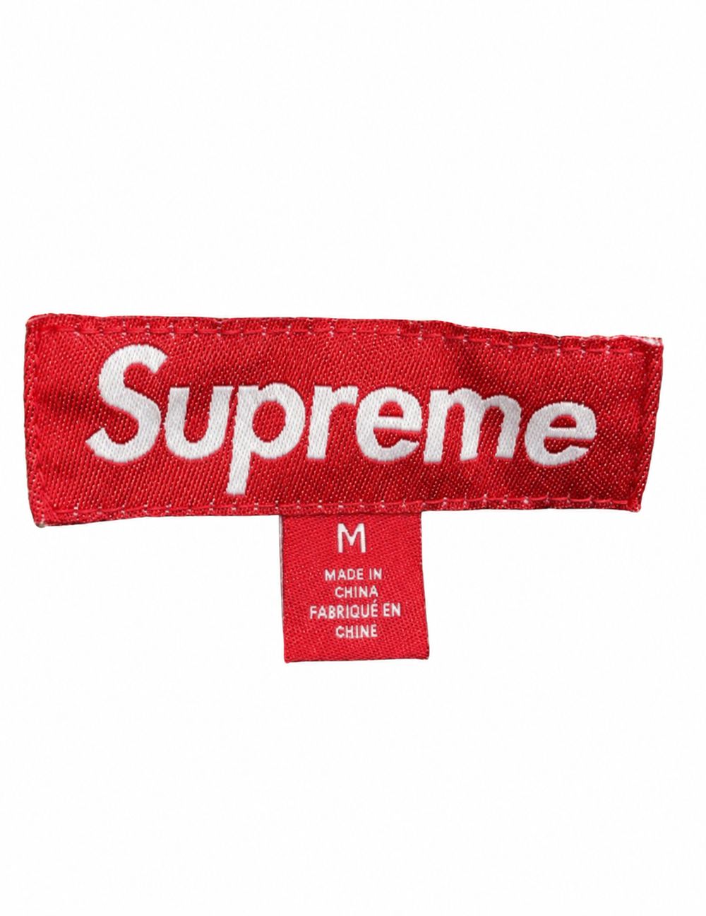 Supreme、Medium、Made in Chinaの赤いタグ