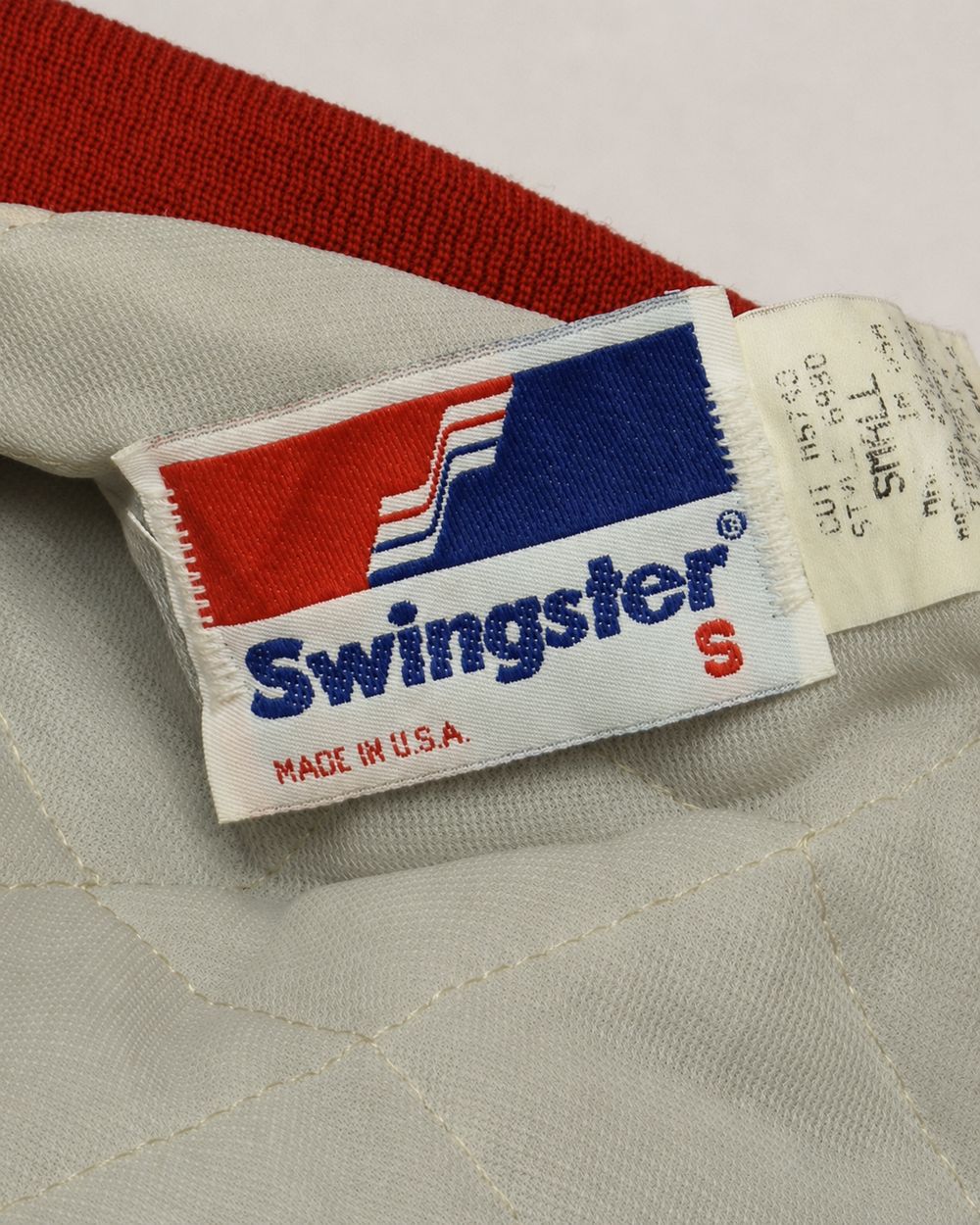 Swingsterの実物タグ資料、生産国や素材表示が近接するタグの例