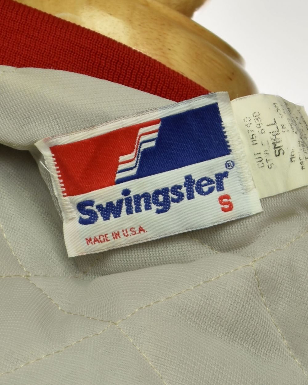 Swingsterの実物タグ資料、プリント式の表示。文字の読める範囲を記録する